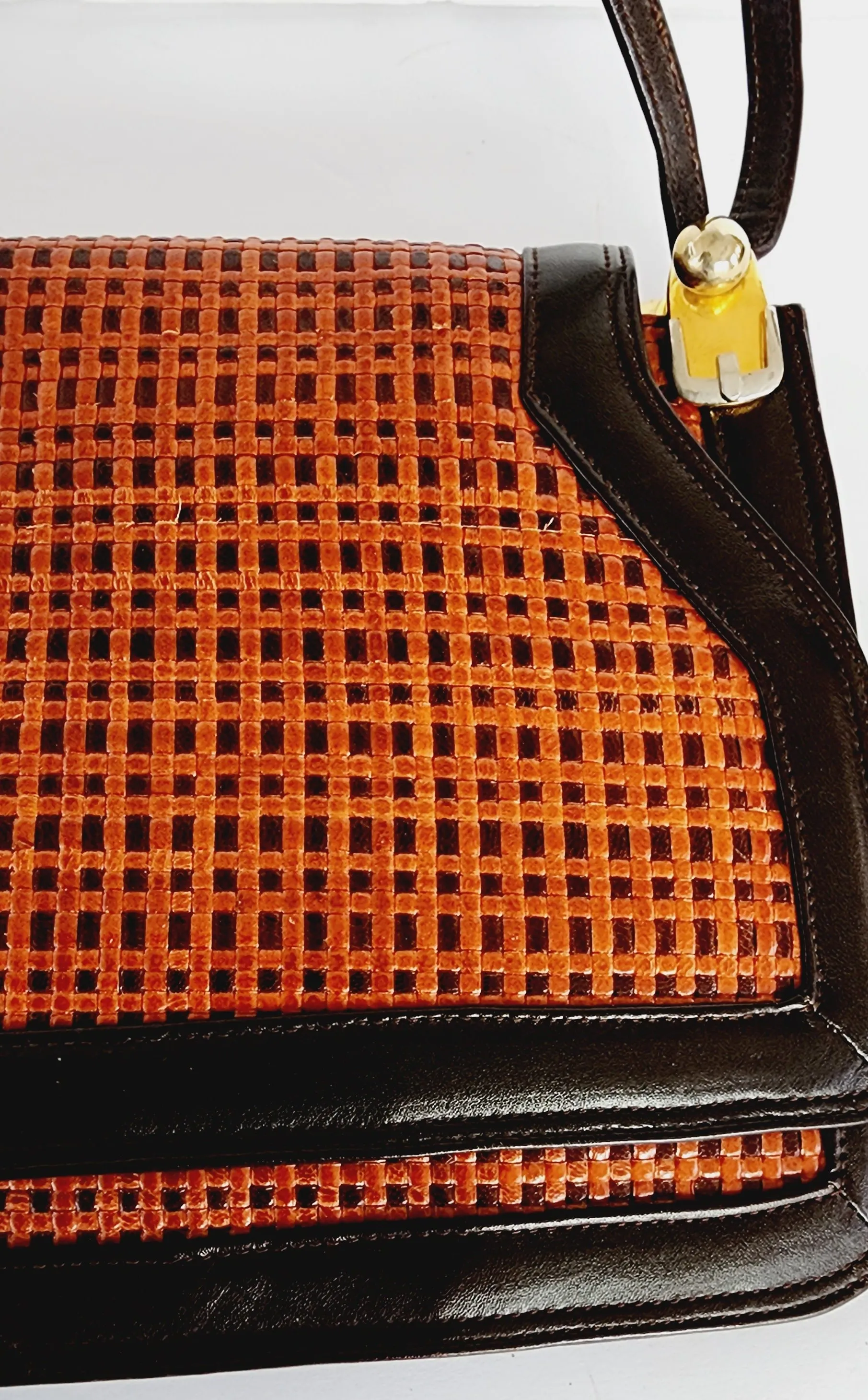 1970s Brown and Orange Leather Shoulder Bag with Lattice Woven Texture