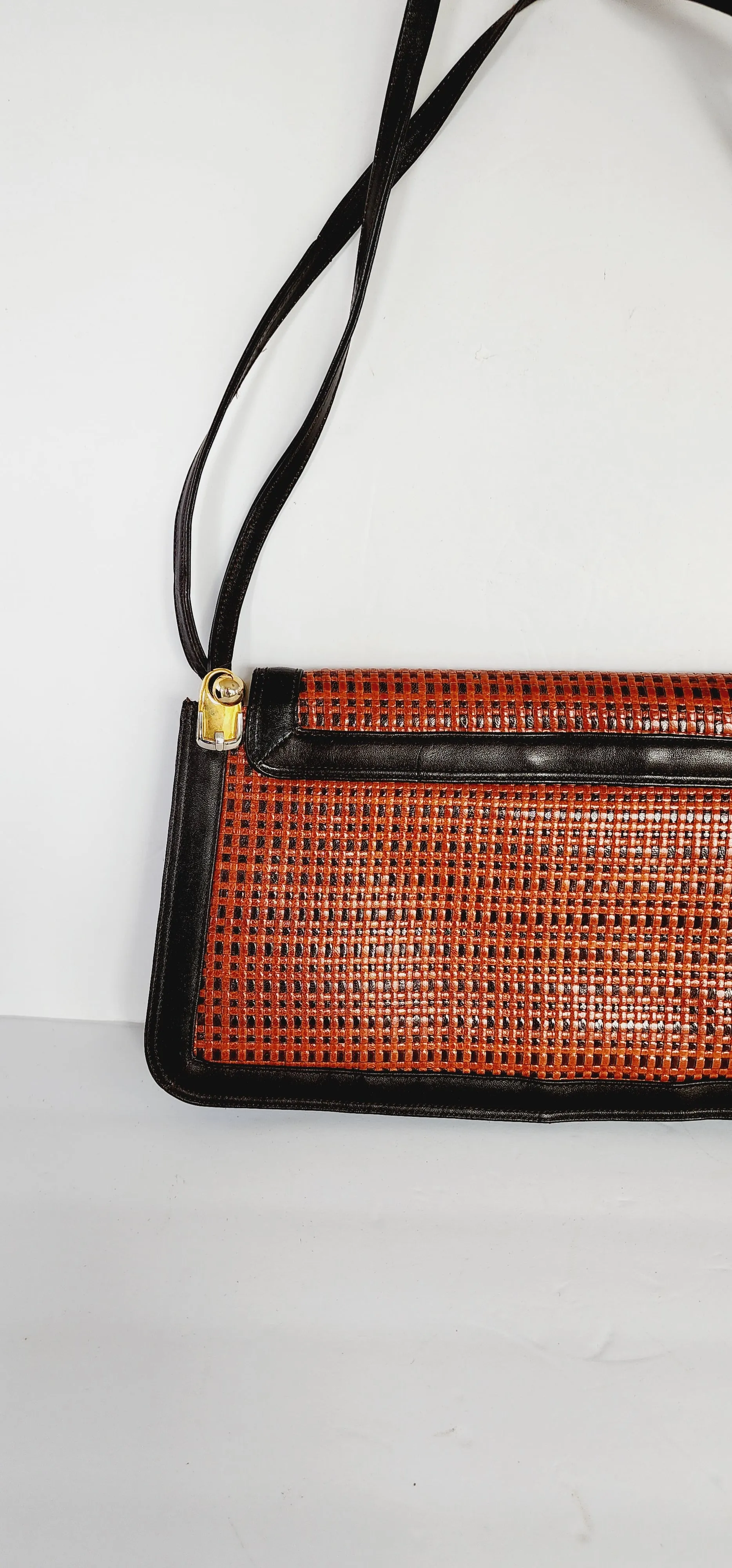 1970s Brown and Orange Leather Shoulder Bag with Lattice Woven Texture