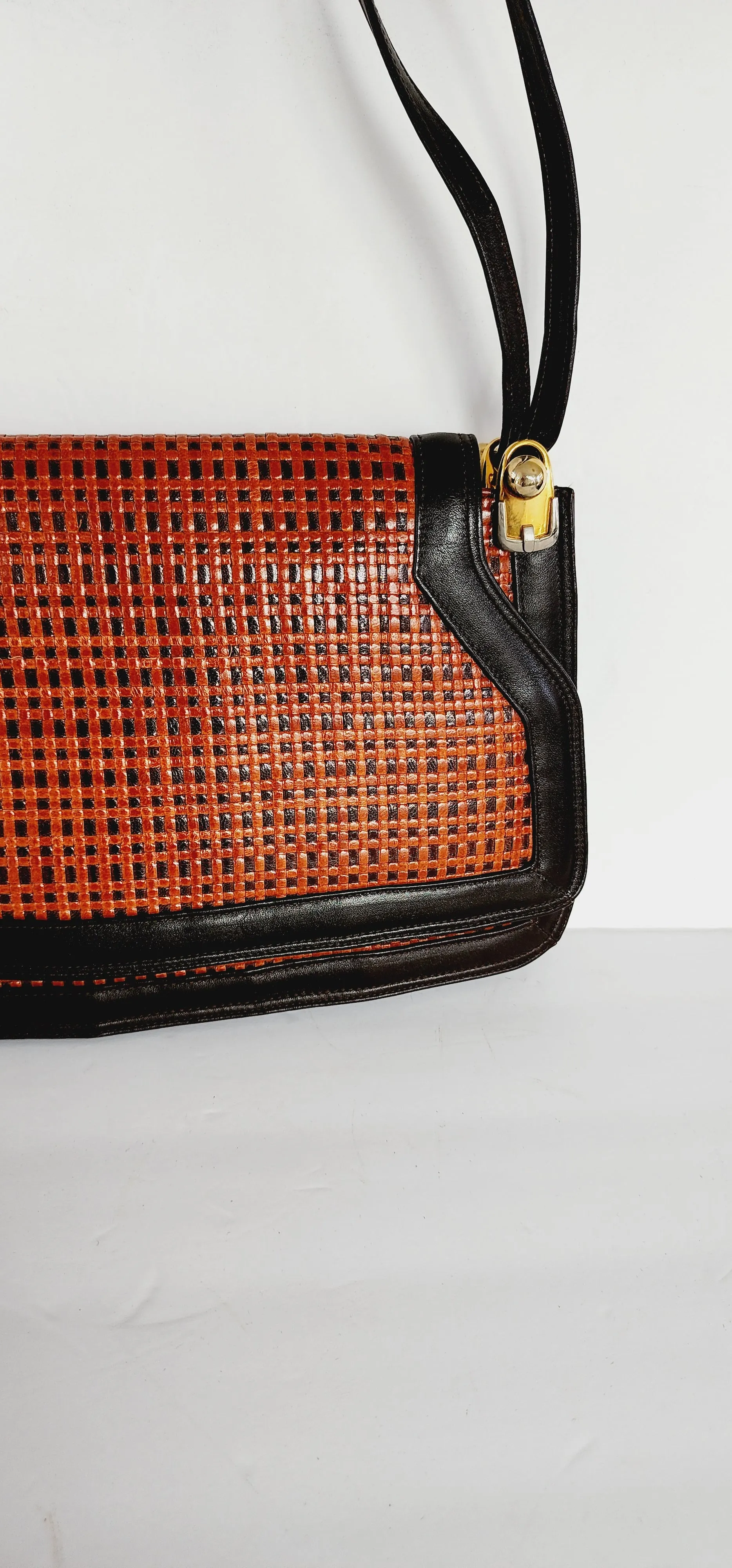 1970s Brown and Orange Leather Shoulder Bag with Lattice Woven Texture