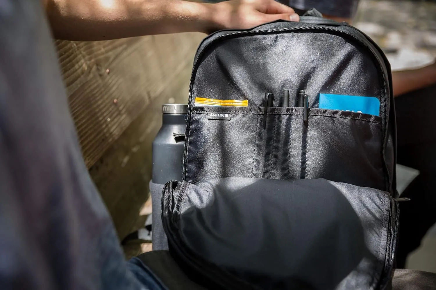 Dakine Essentials