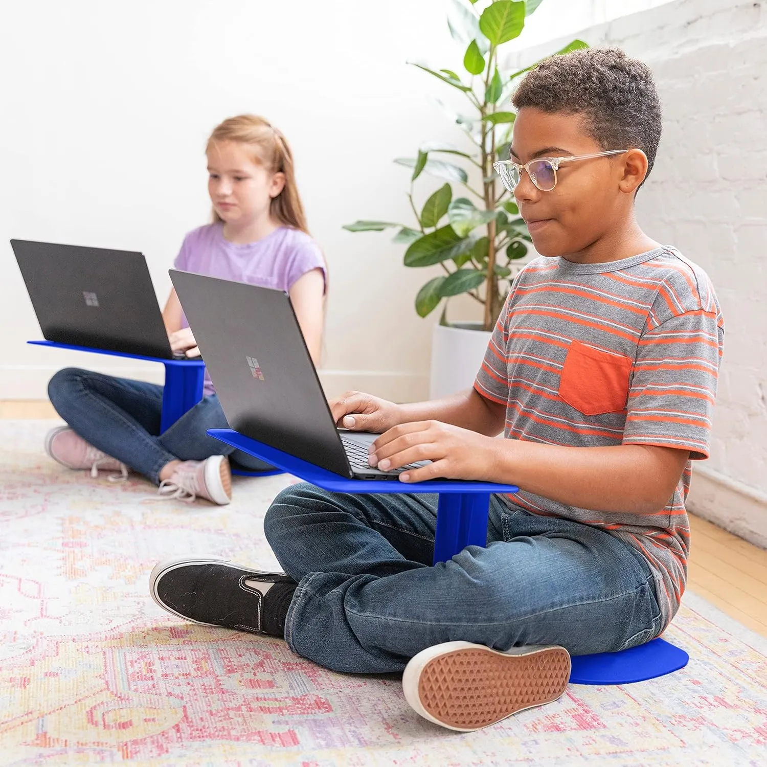 ECR4Kids The Surf Portable Lap Desk, Flexible Seating, Black