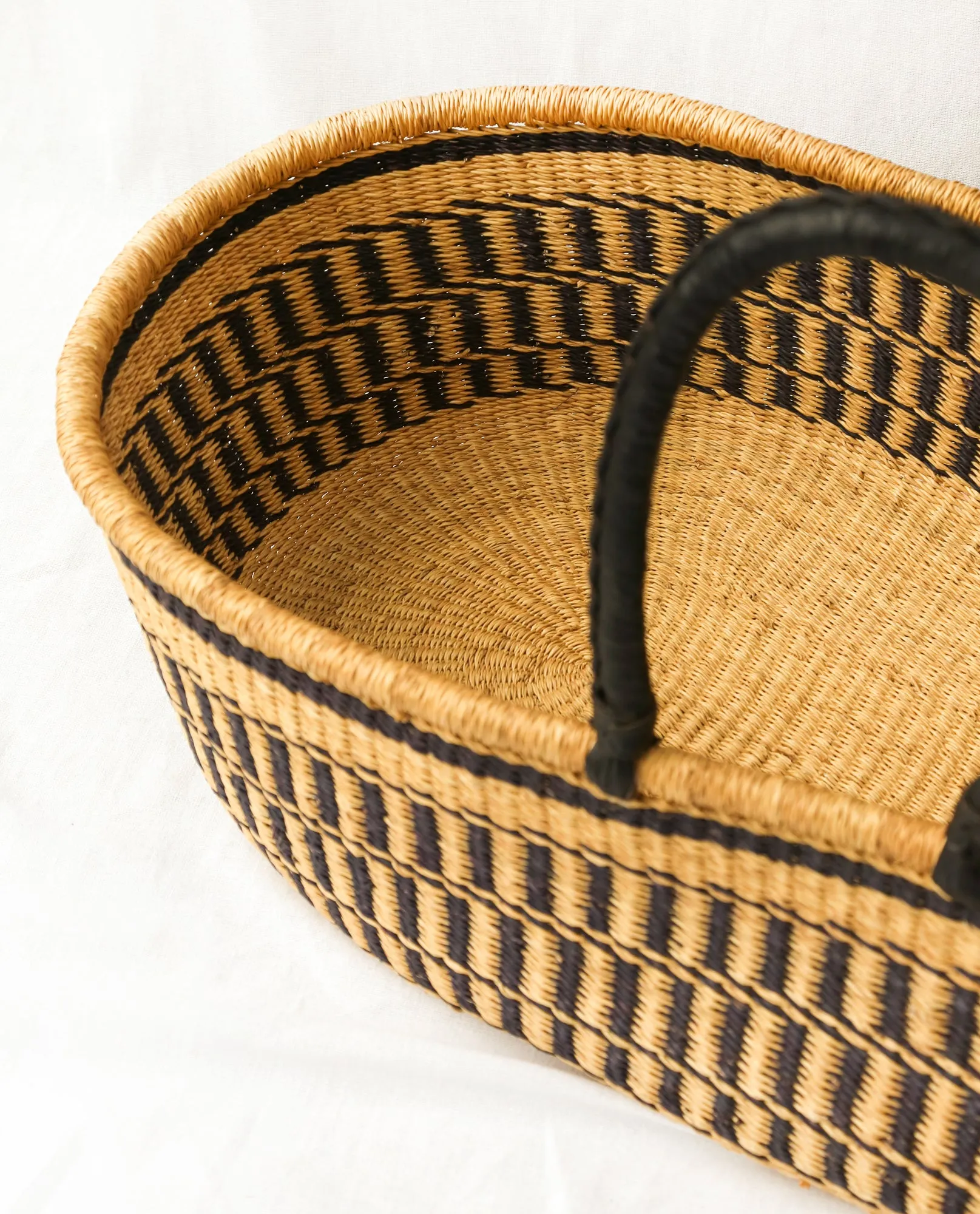 KOBI Handwoven Moses Basket with Leather Handles