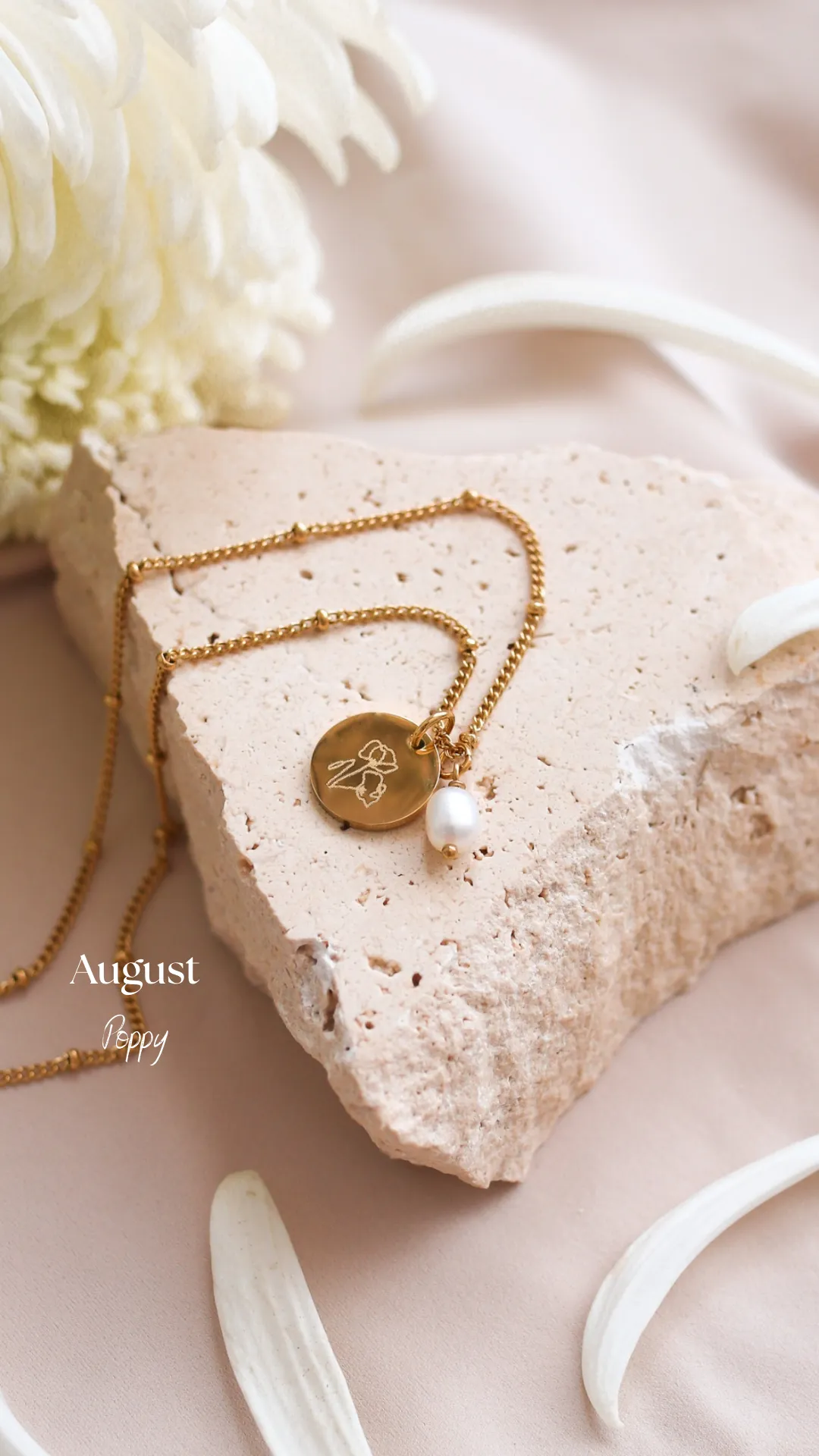 Kresta - Stainless Steel Engraved Pearl Necklace