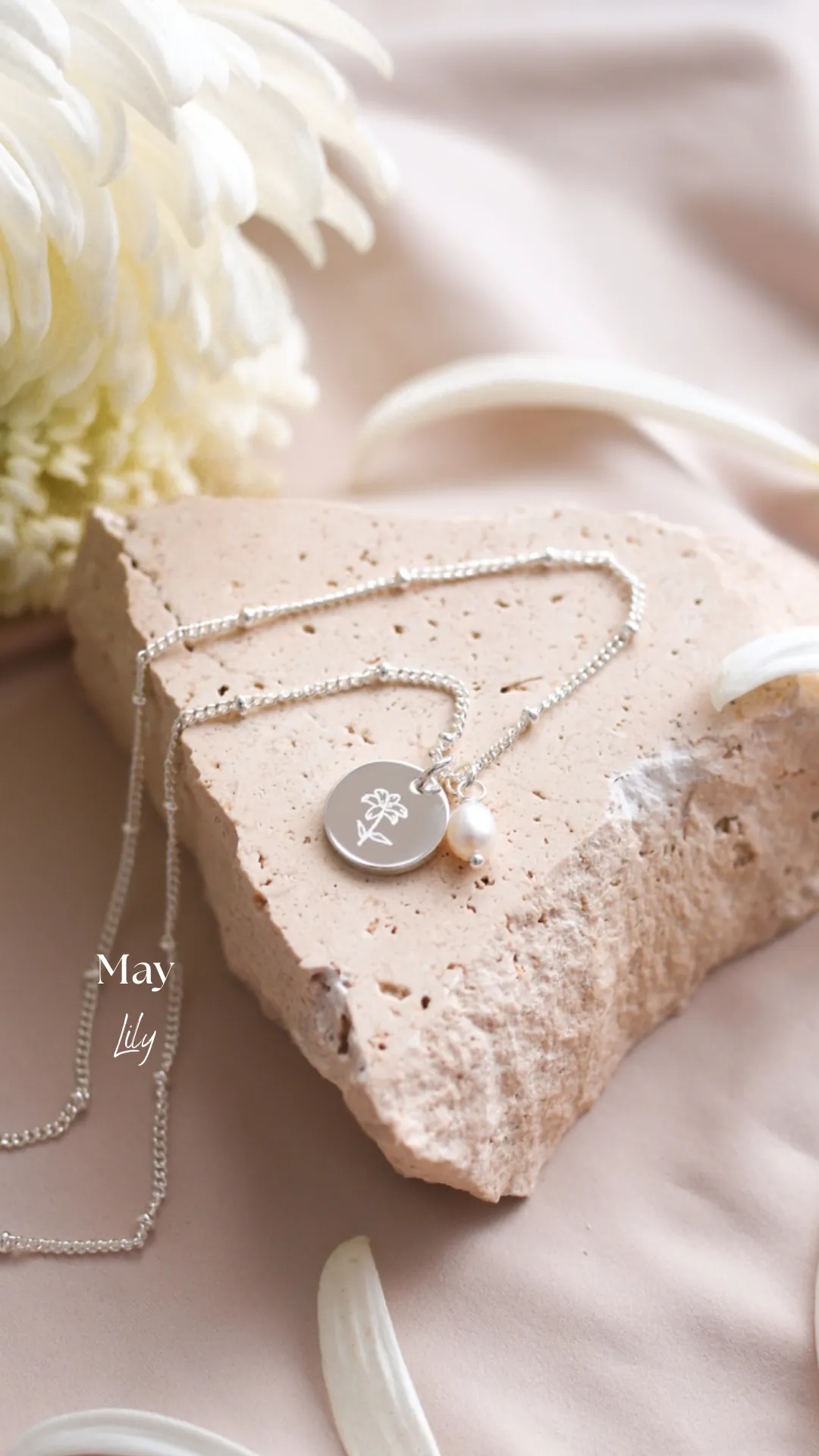 Kresta - Stainless Steel Engraved Pearl Necklace