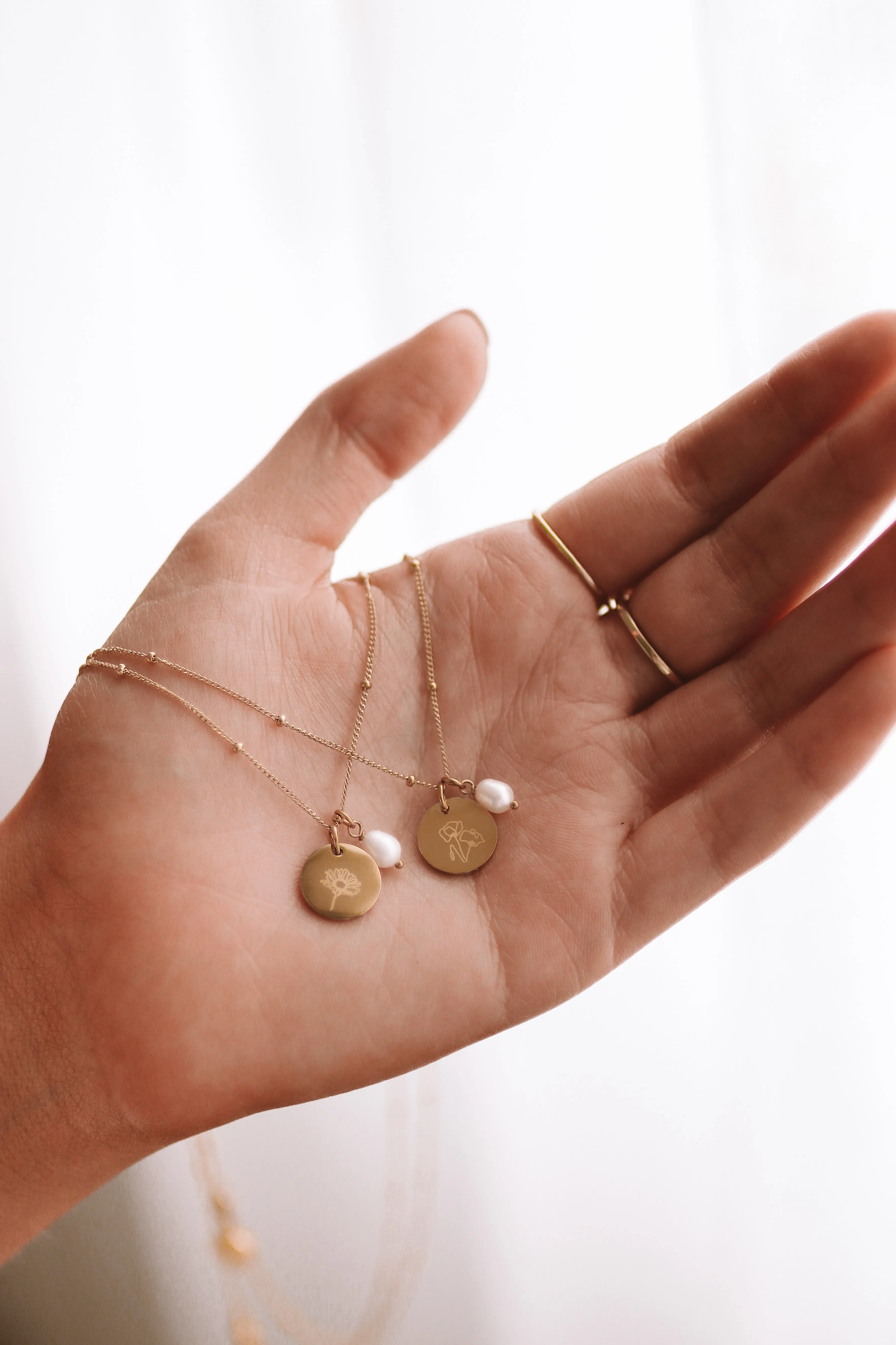 Kresta - Stainless Steel Engraved Pearl Necklace