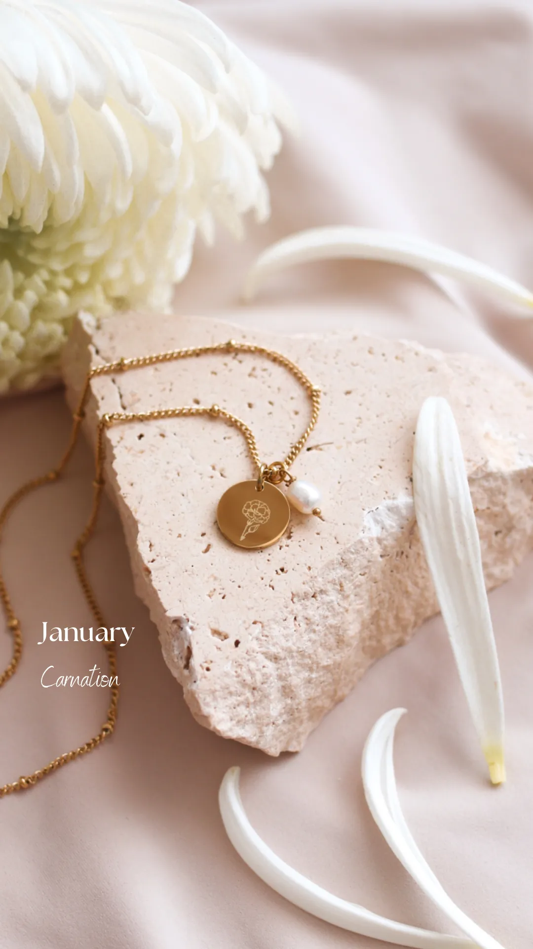 Kresta - Stainless Steel Engraved Pearl Necklace