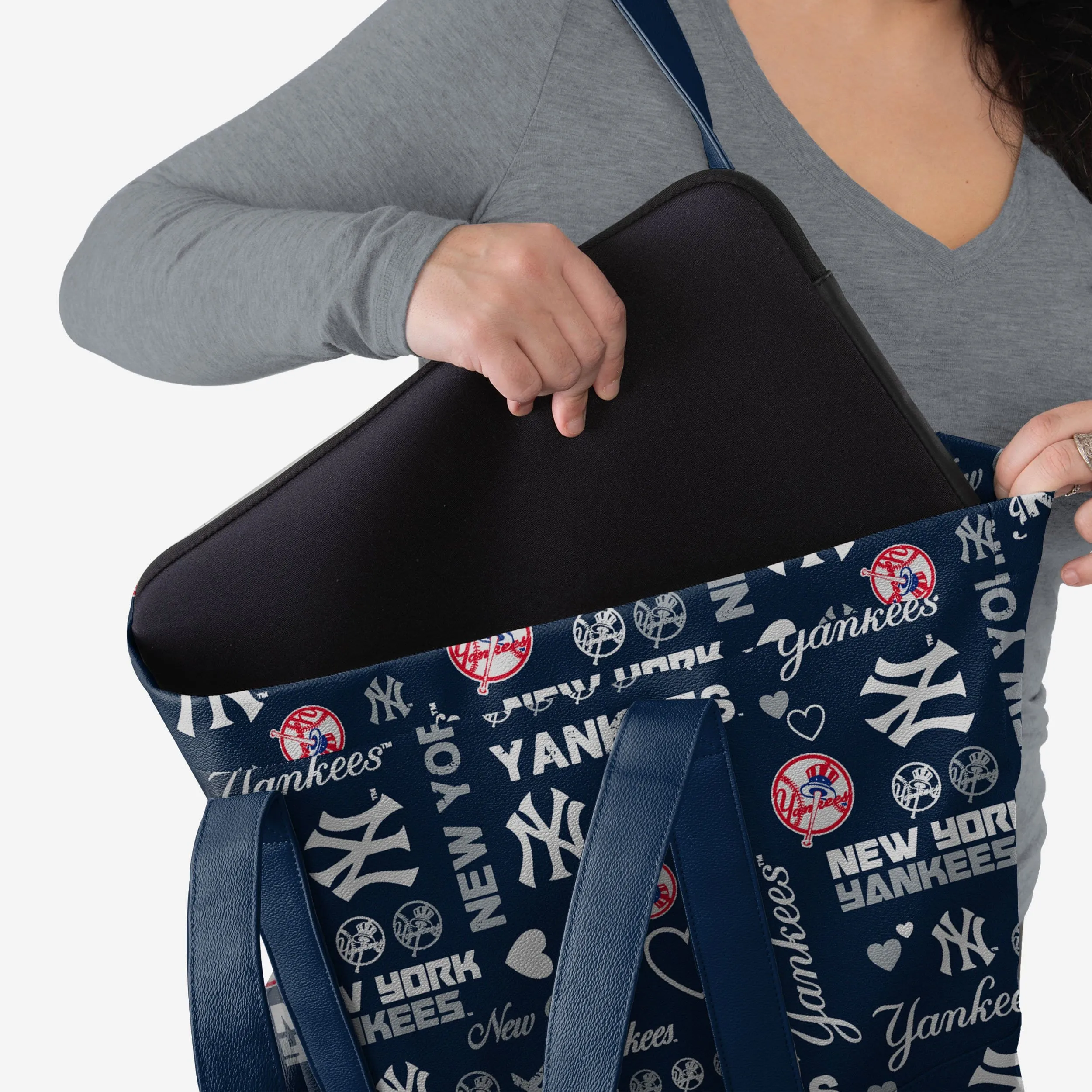 New York Yankees Logo Love Tote Bag