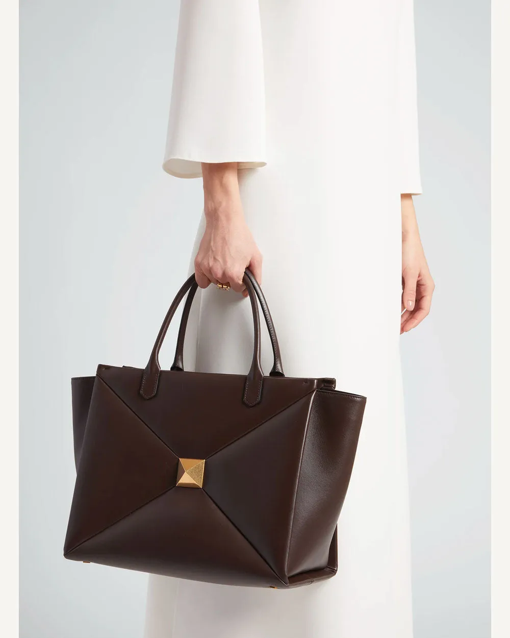One Stud Large Leather Tote Bag in Fondant