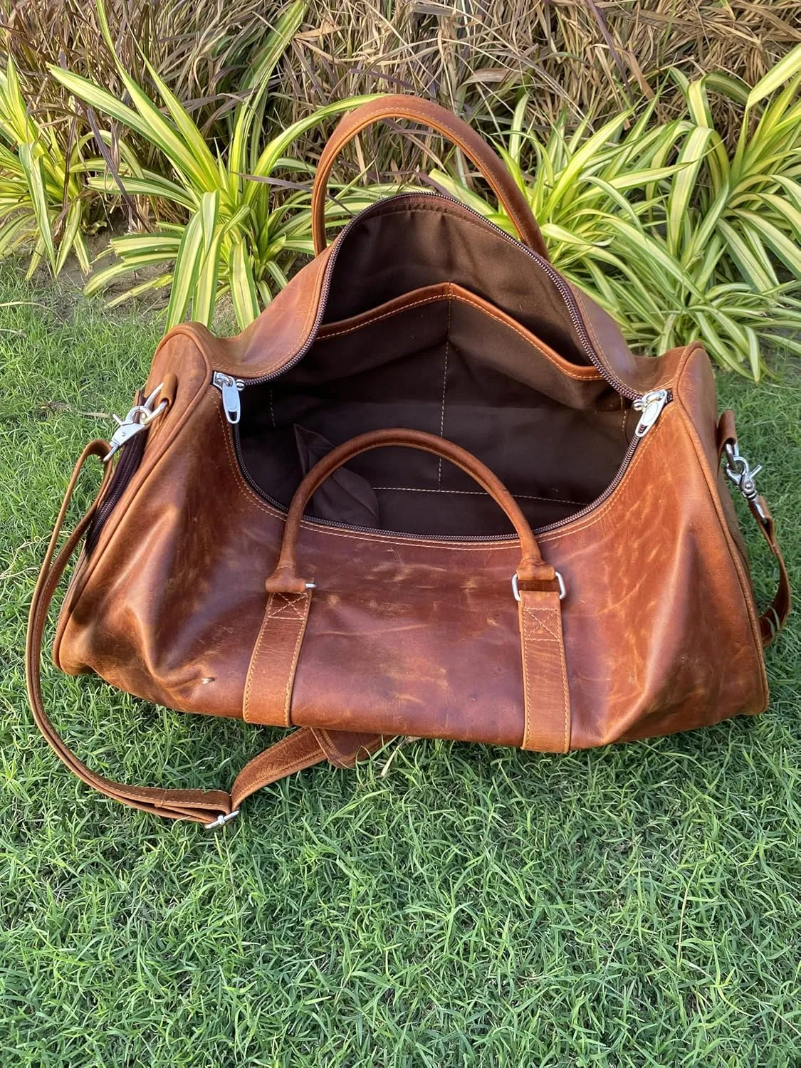"Premium Leather Duffel Weekender Bag for Men & Women – Spacious, Durable & Stylish Travel Bag with Adjustable Shoulder Strap for Weekend Getaways & Short Trips (ctazy mustard)