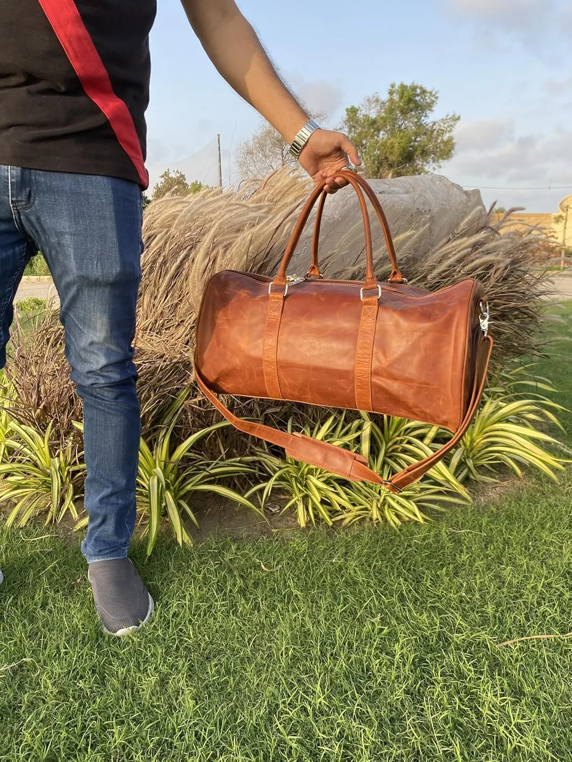 "Premium Leather Duffel Weekender Bag for Men & Women – Spacious, Durable & Stylish Travel Bag with Adjustable Shoulder Strap for Weekend Getaways & Short Trips (ctazy mustard)