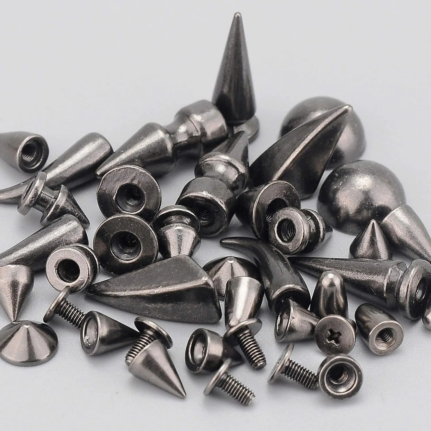 YORANYO 270 Sets Mixed Shape Spikes and Studs Gun Metal Screw Back Bullet Cone Studs and Spikes Rivet Kit with Install Tools for Leather Craft Clothing Shoes Belts Bags Dog Collars DIY Rivets